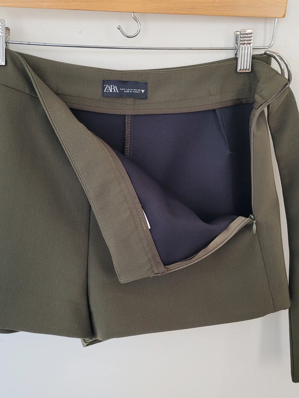 Zara Olive Mini Skort with Flap Pocket & Side Buckle